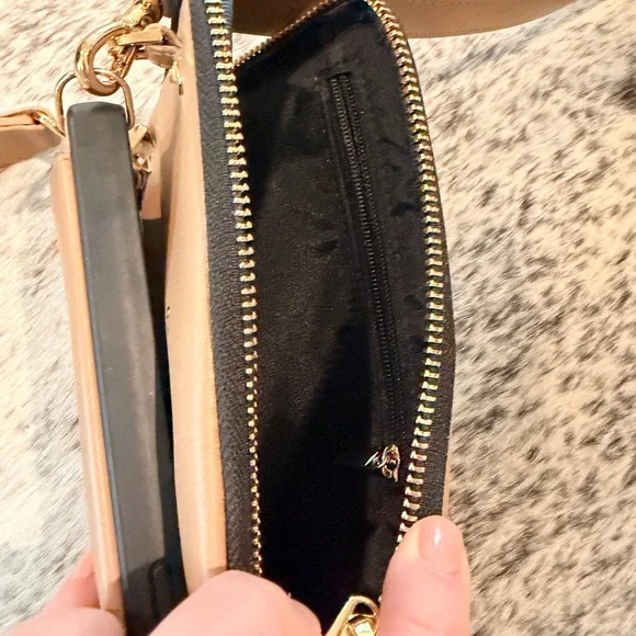 Phone case/pouch crossbody - Picture 7 of 8